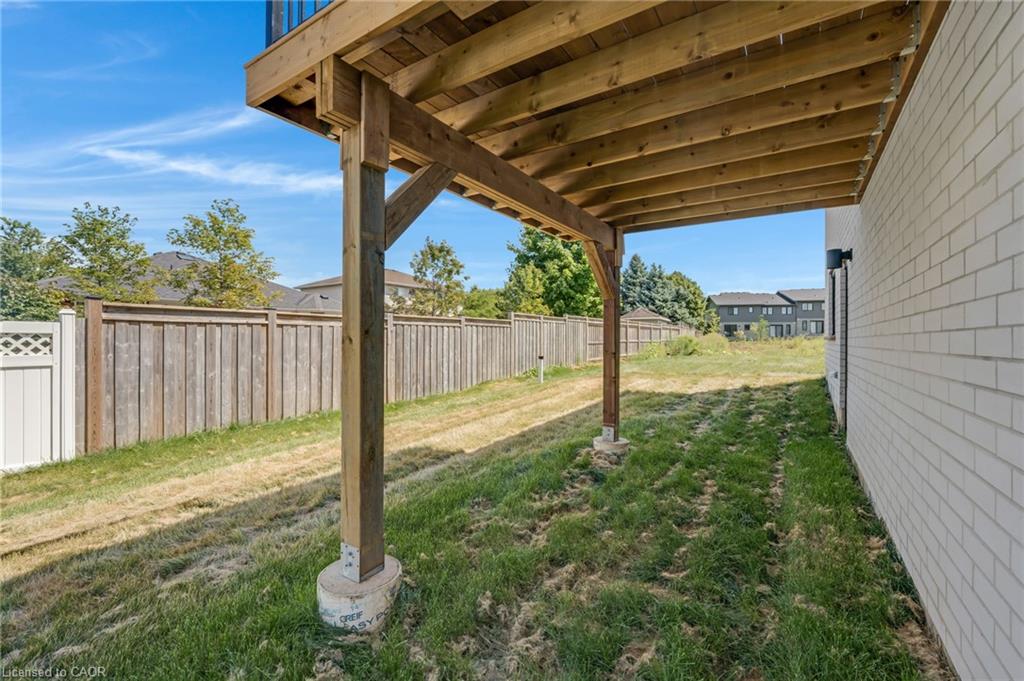 52 Moon Crescent Property Photo 29