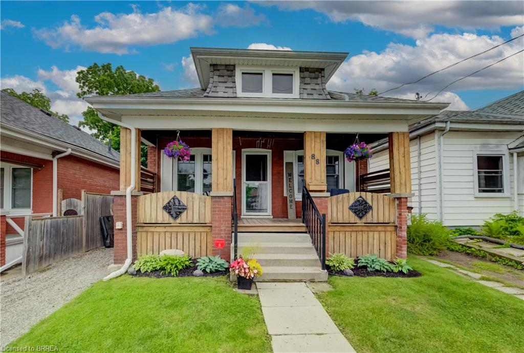 88 Walnut Street Property Photo 1