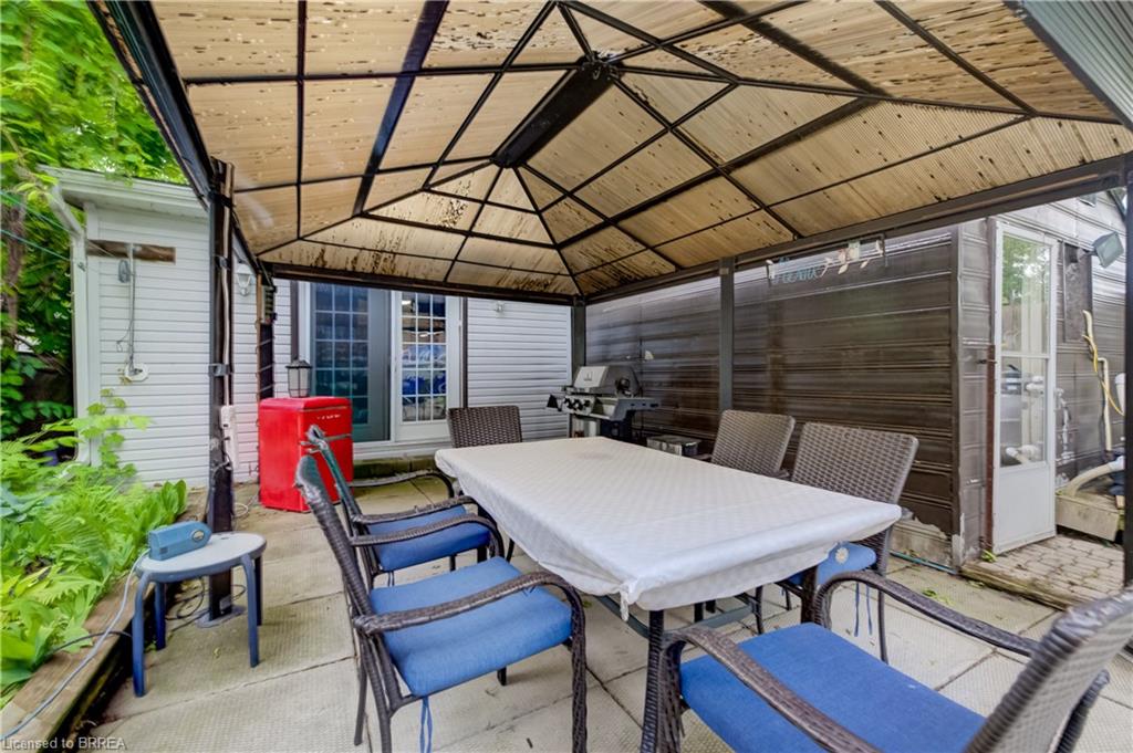 88 Walnut Street Property Photo 25
