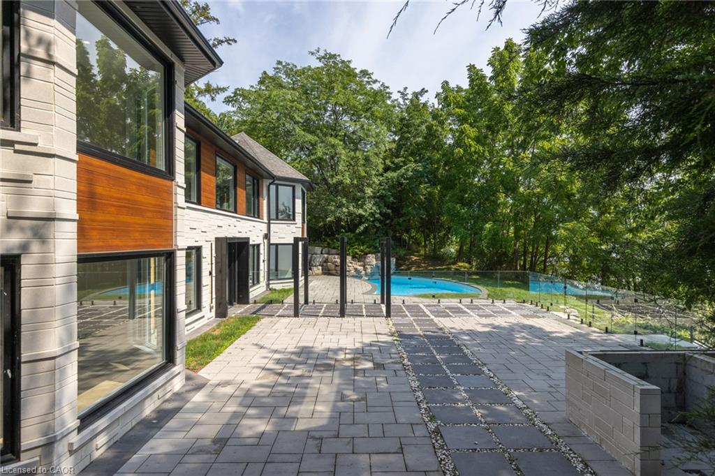 100 Appleby Place Property Photo 8