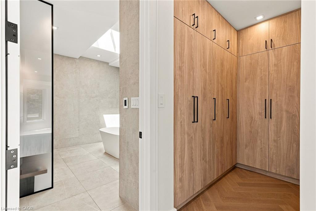 100 Appleby Place Property Photo 18