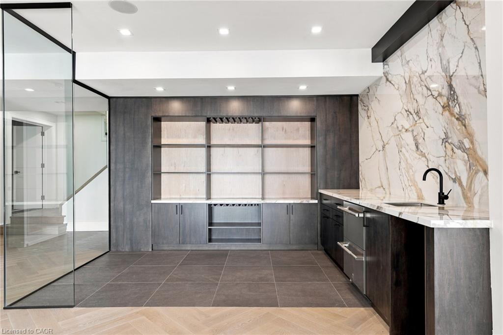 100 Appleby Place Property Photo 28