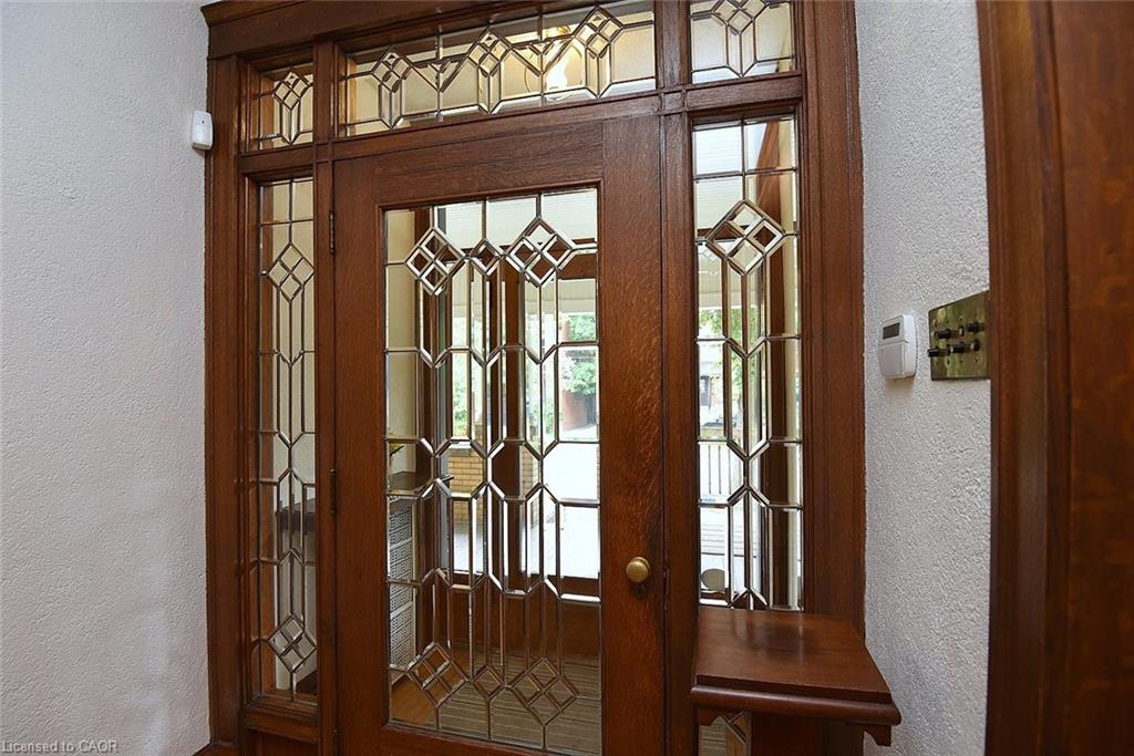 68 Sherman Avenue S Property Photo 6