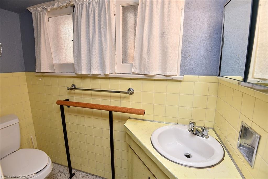 68 Sherman Avenue S Property Photo 15