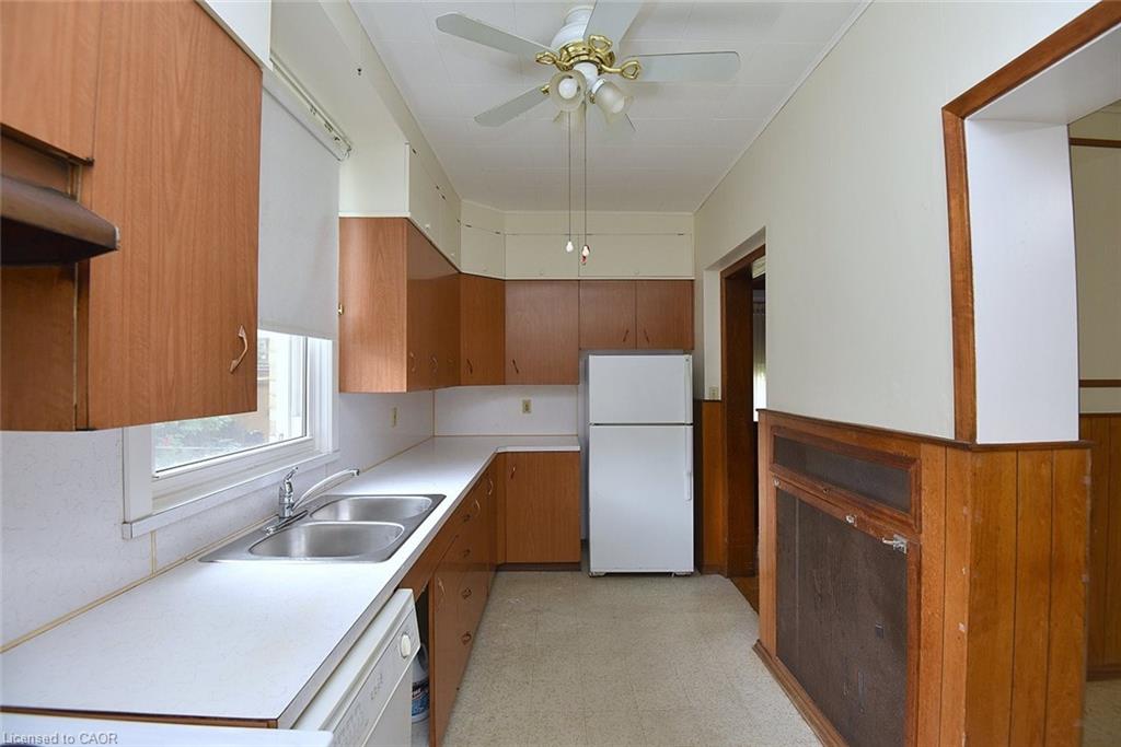 68 Sherman Avenue S Property Photo 18