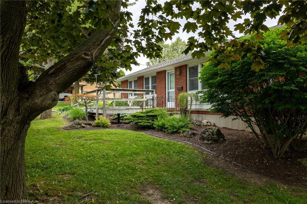 156 Mutual Street N Property Photo 2