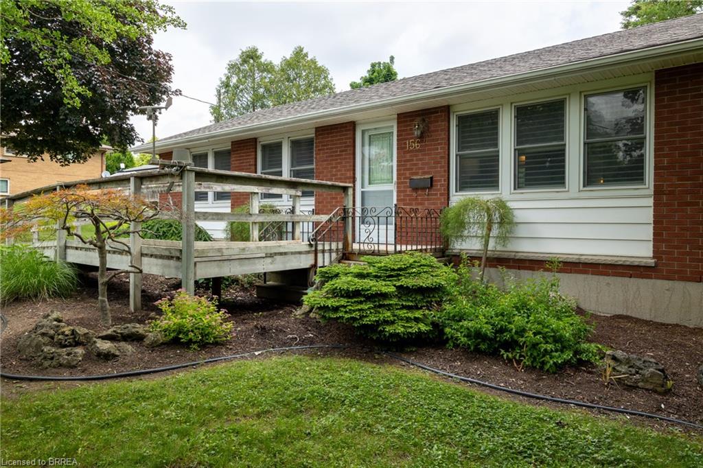 156 Mutual Street N Property Photo 3
