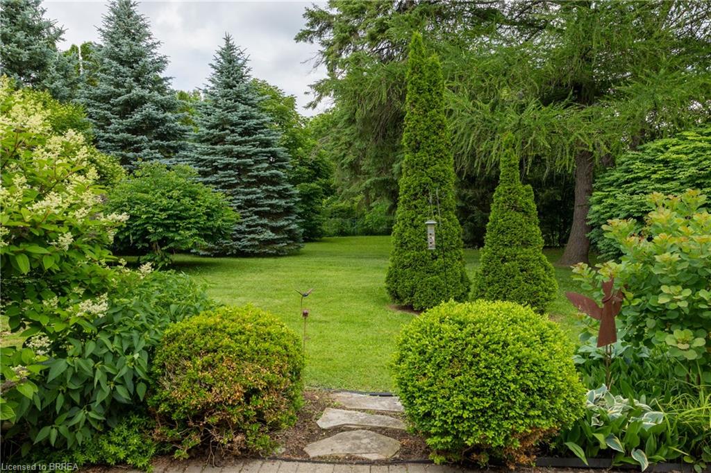 156 Mutual Street N Property Photo 9