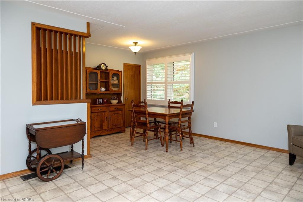 156 Mutual Street N Property Photo 12