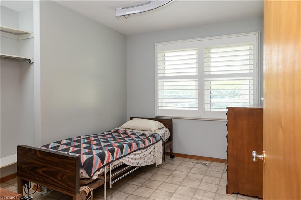 156 Mutual Street N Property Photo 16