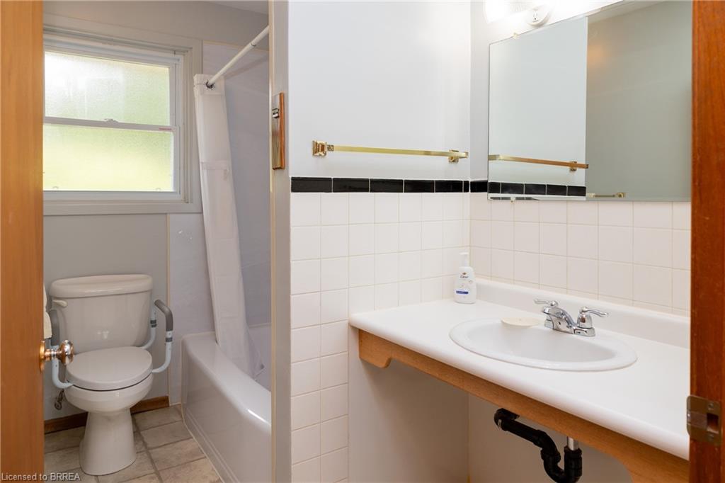 156 Mutual Street N Property Photo 19
