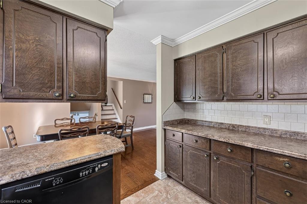 9 Commissioner Street Property Photo 17