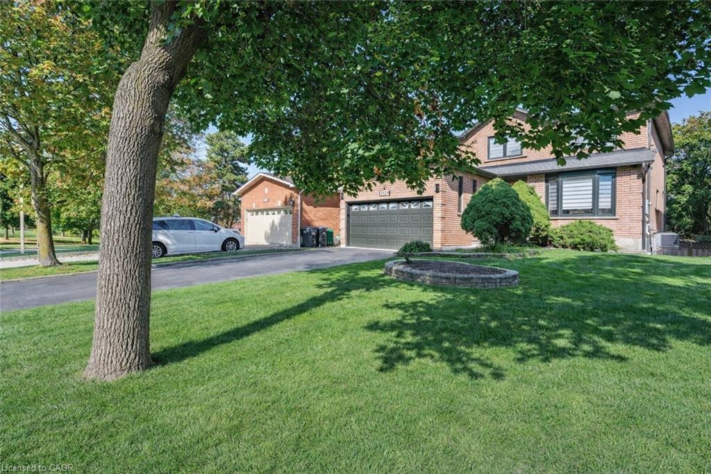 2029 Kempton Park Drive Property Photo 3