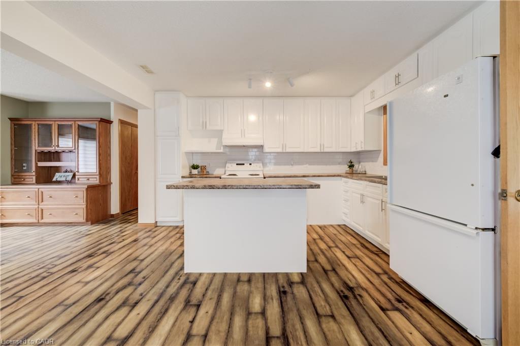 7298 Sideroad 8 W Property Photo 15