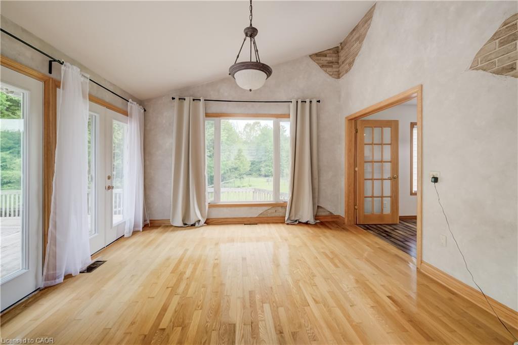 7298 Sideroad 8 W Property Photo 21