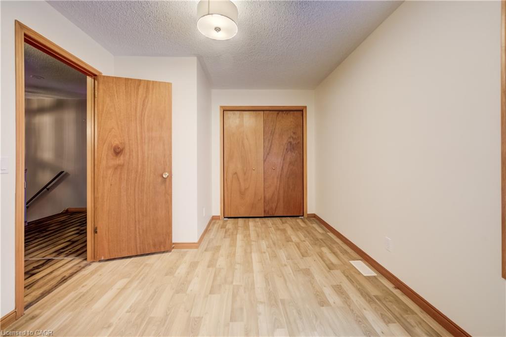 7298 Sideroad 8 W Property Photo 23