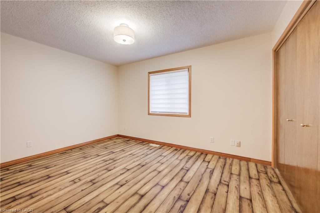 7298 Sideroad 8 W Property Photo 27
