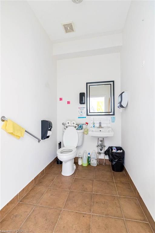 35 Pine Street Property Photo 8
