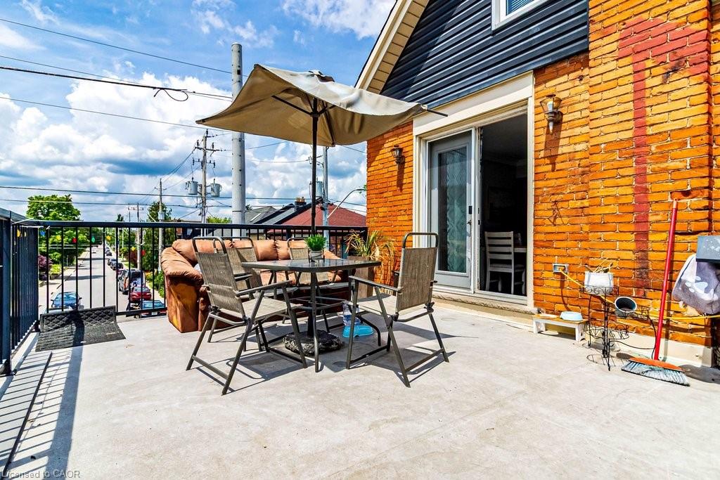 35 Pine Street Property Photo 11