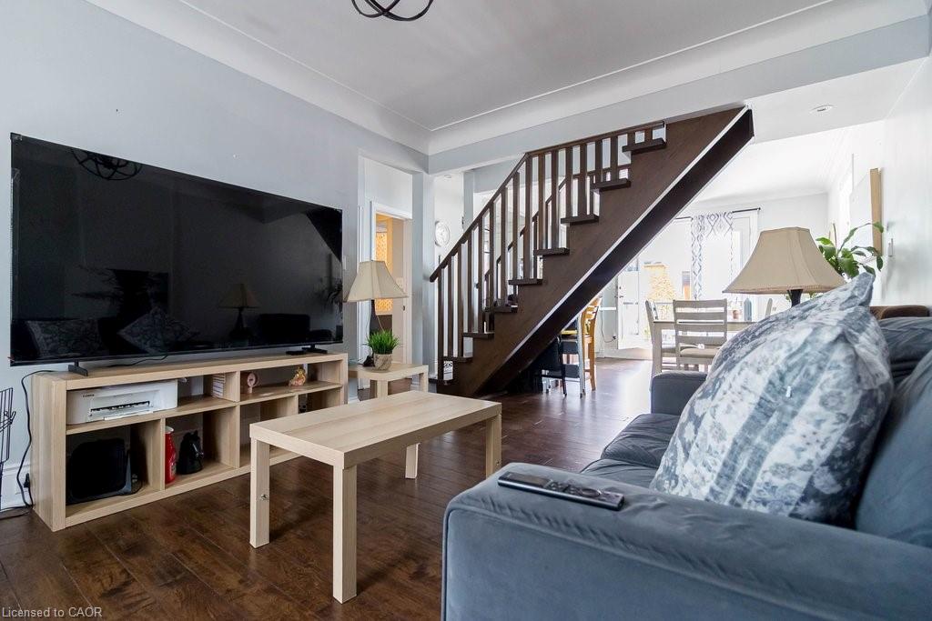 35 Pine Street Property Photo 18