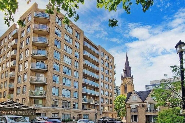 207-140 Bathurst Street Property Photo 4