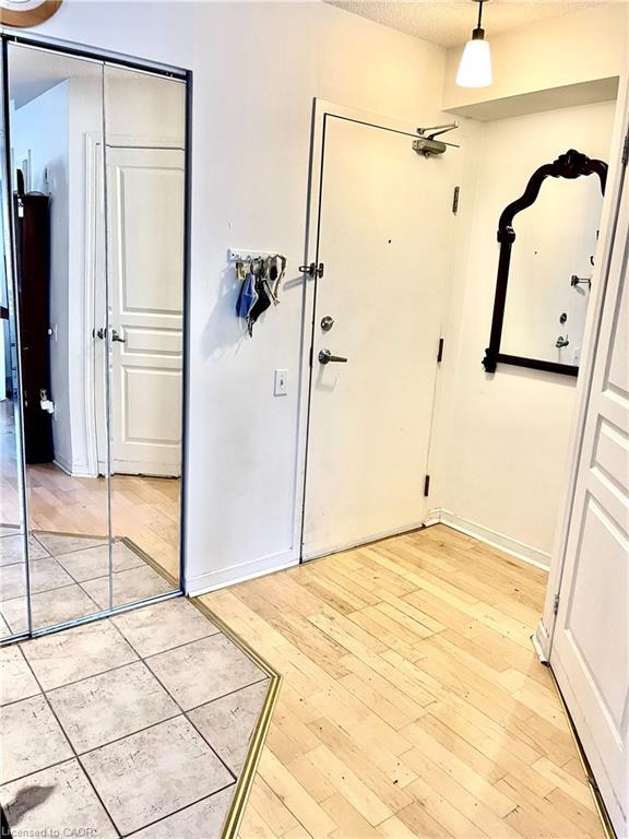 207-140 Bathurst Street Property Photo 11
