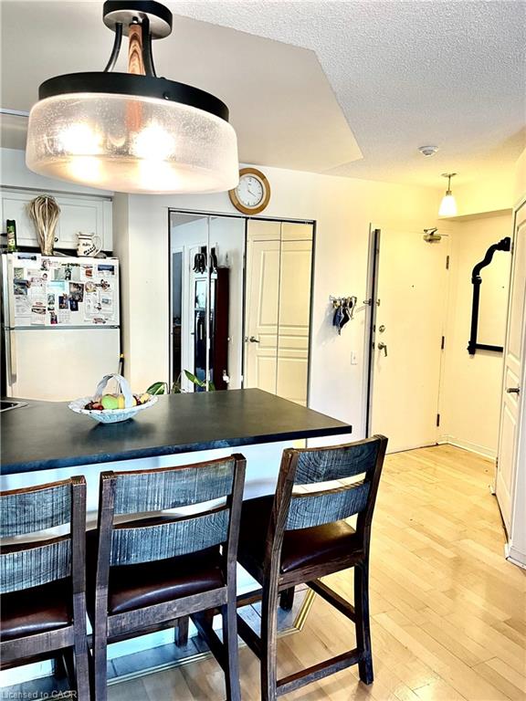 207-140 Bathurst Street Property Photo 12