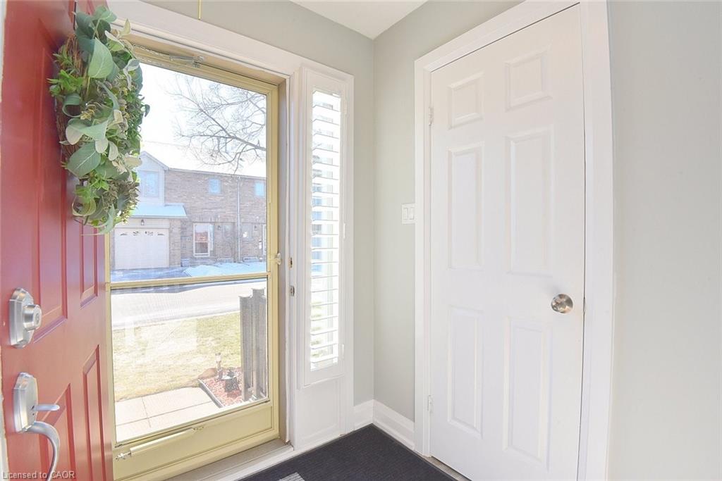 36-2774 King Street E Property Photo 4