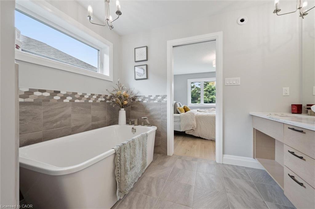 33 Waterloo Street Property Photo 13