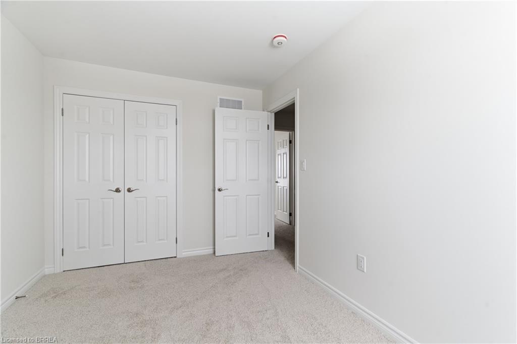 33a-85 Mullin Drive Property Photo 15