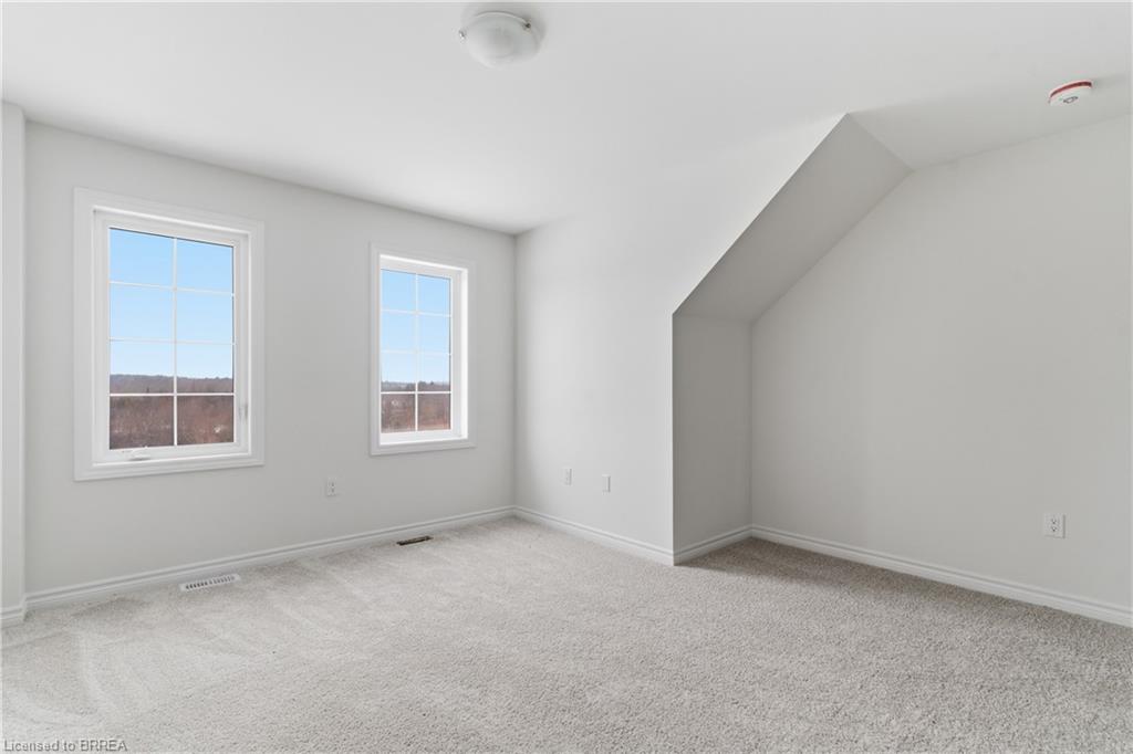 33a-85 Mullin Drive Property Photo 21