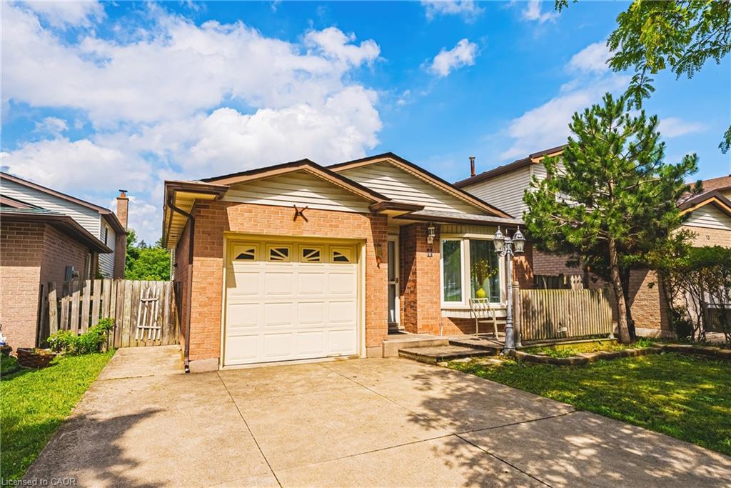 11 Drakes Drive Property Photo 3