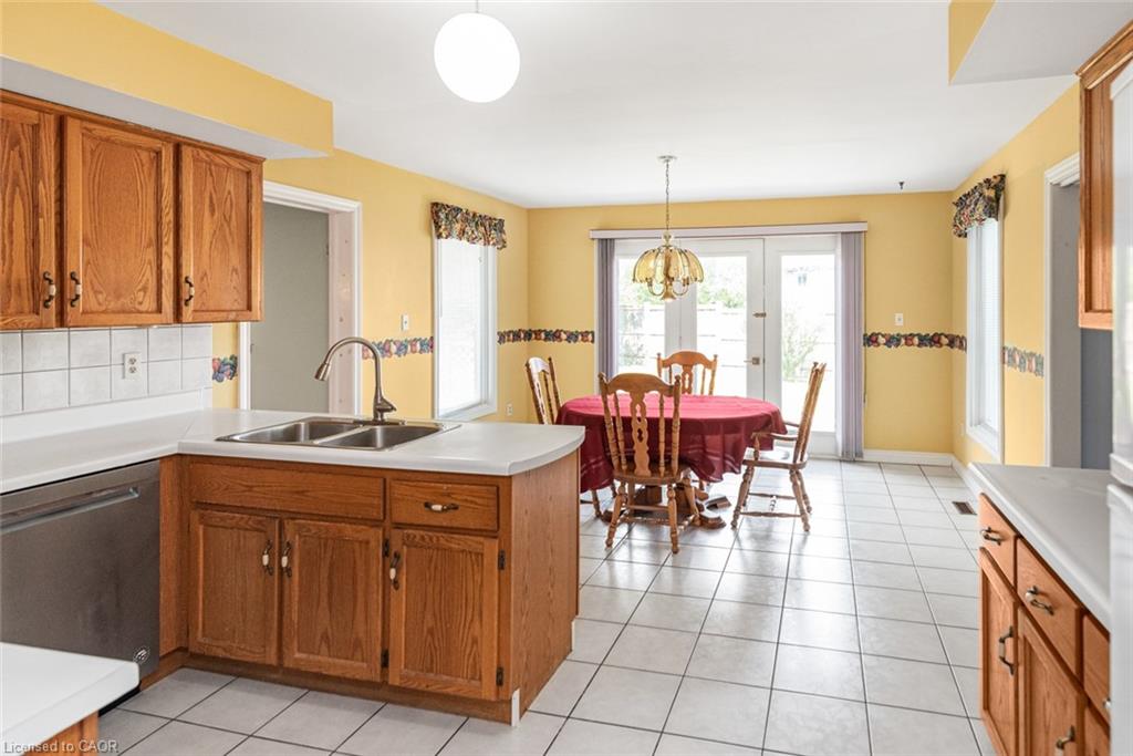381 Kerman Avenue Property Photo 12