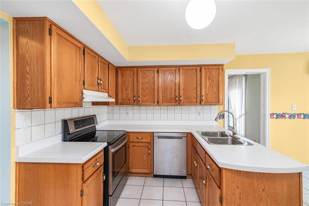 381 Kerman Avenue Property Photo 13