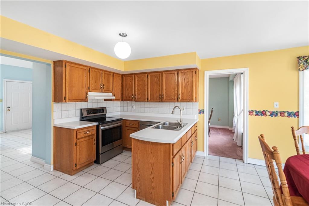 381 Kerman Avenue Property Photo 14
