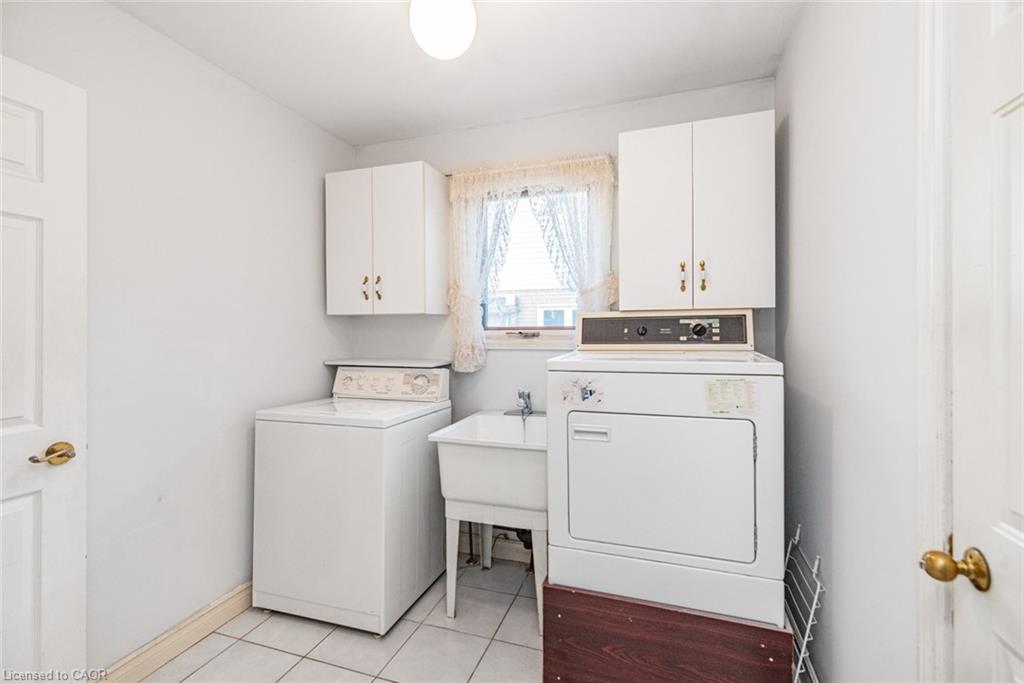 381 Kerman Avenue Property Photo 20