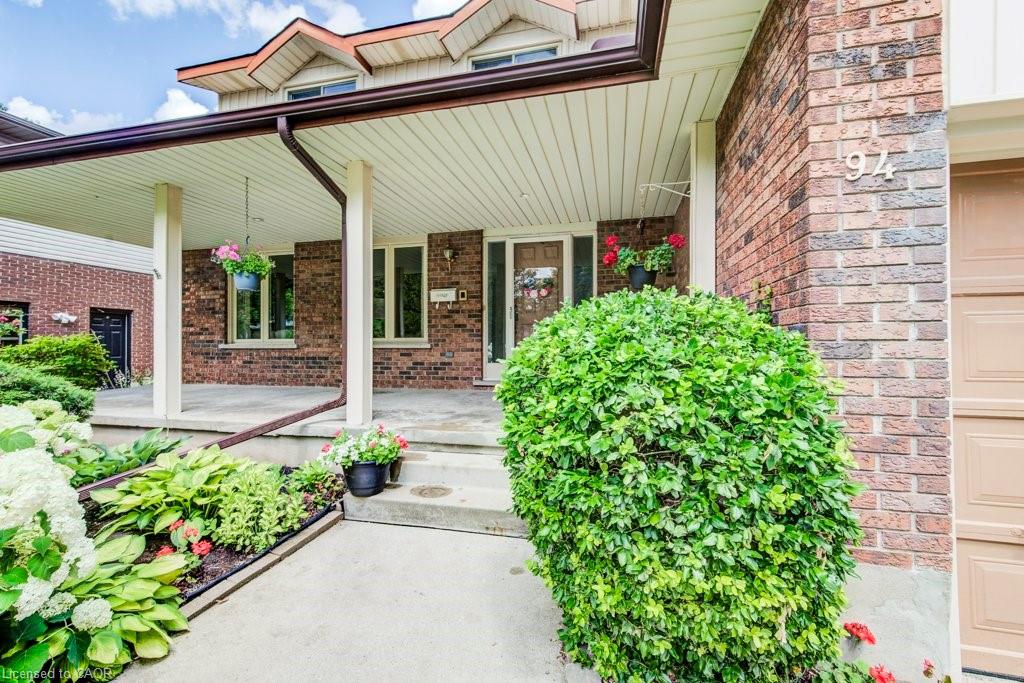 94 Mccarron Crescent Property Photo 3