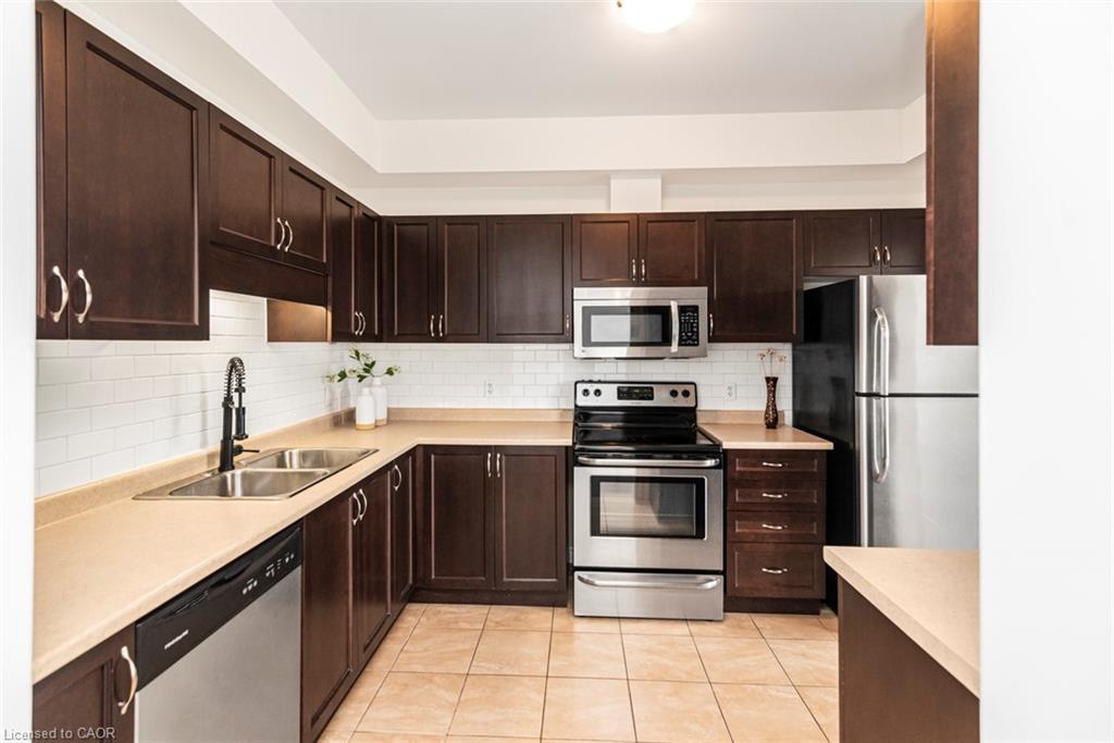 22-45 Seabreeze Crescent Property Photo 4