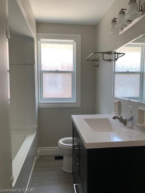 960 Dunsmure Road Property Photo 8