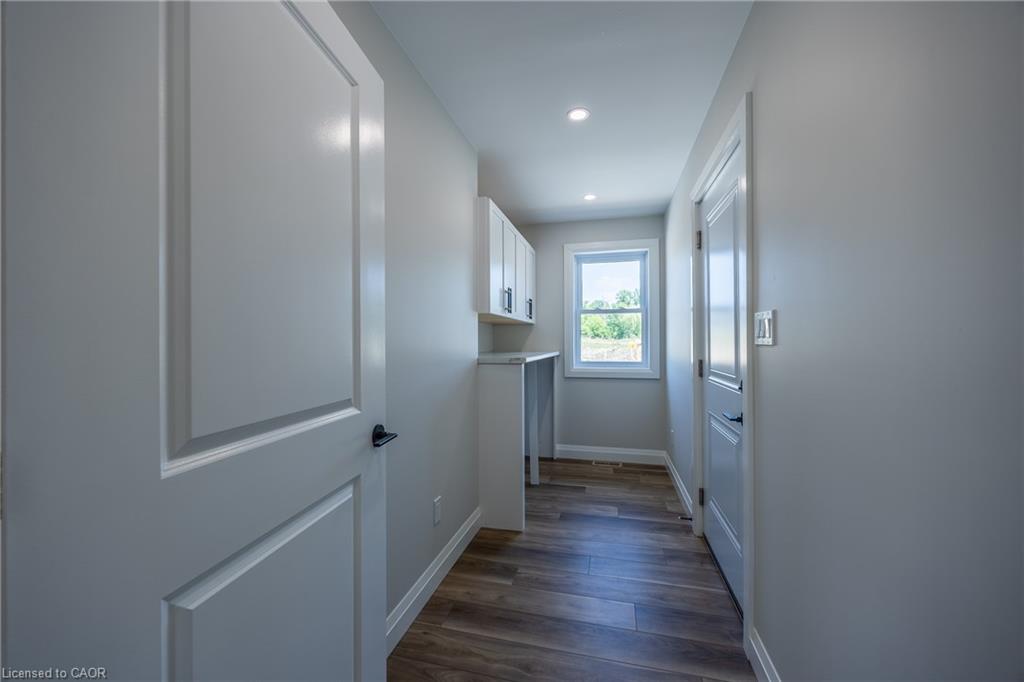 71 Hunter Drive S Property Photo 14