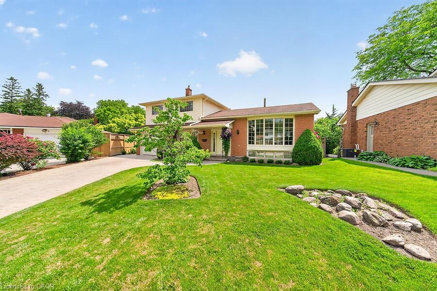7 Elizabeth Court Property Photo 4