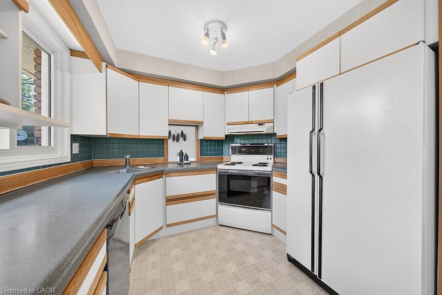 7 Elizabeth Court Property Photo 15
