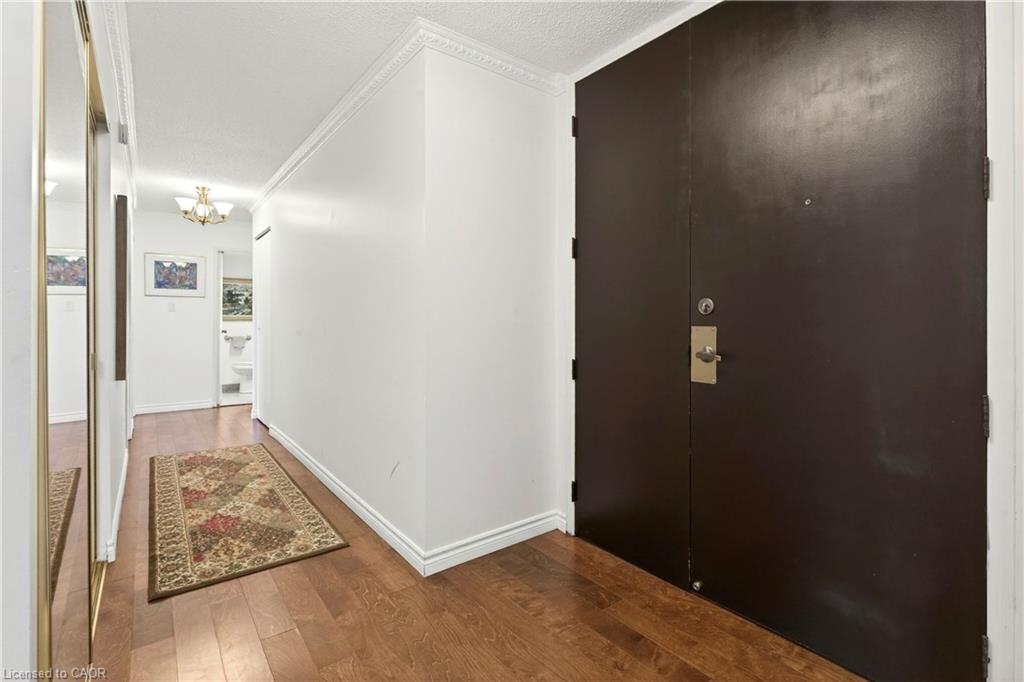 1003-222 Jackson Street W Property Photo 9