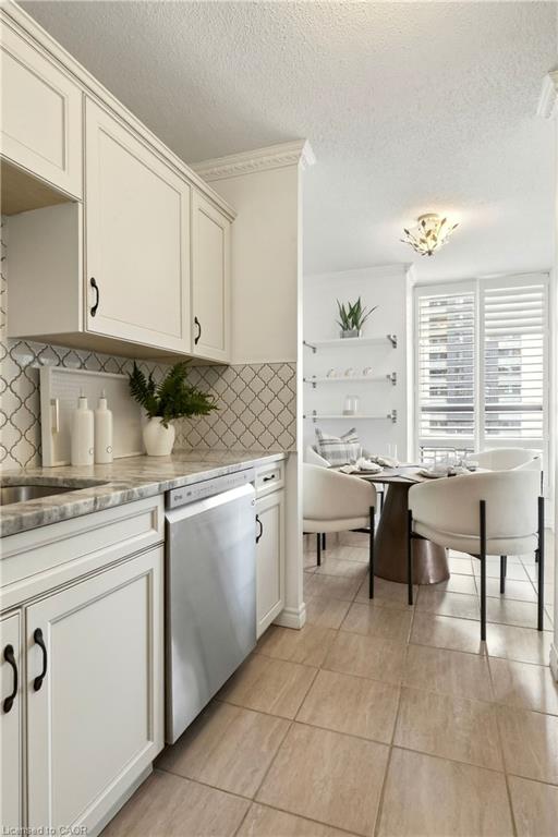1003-222 Jackson Street W Property Photo 27