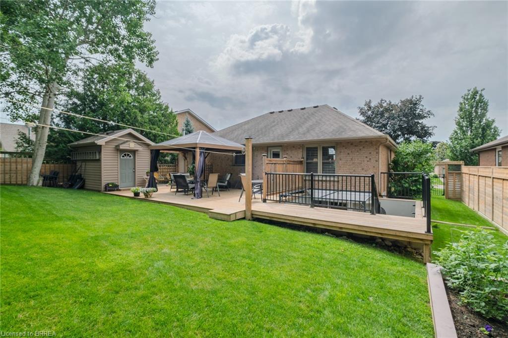 39 Russell Crescent Property Photo 6