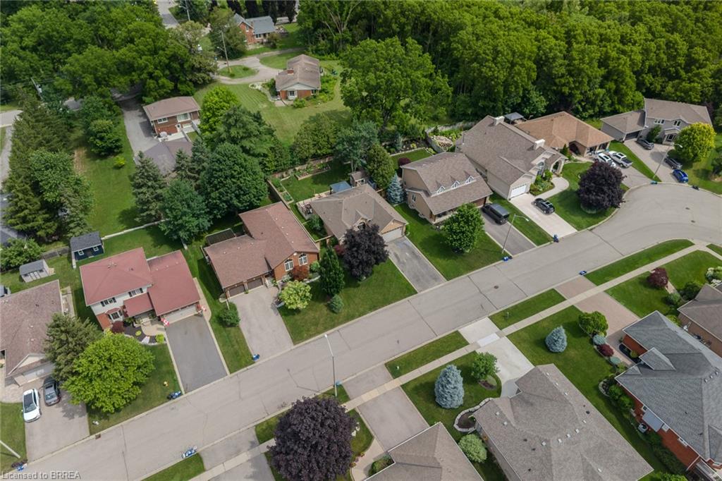 39 Russell Crescent Property Photo 11