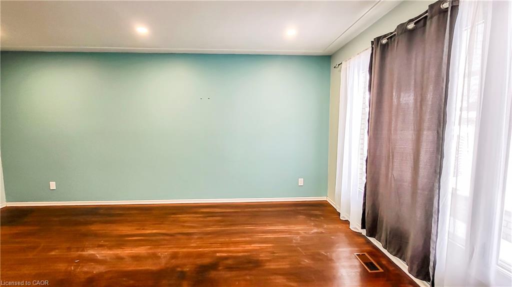 11 Duncairn Avenue Property Photo 17