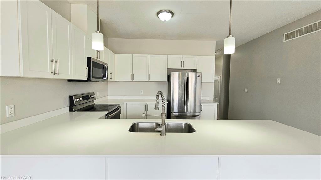 G3-439 Athlone Avenue Property Photo 8