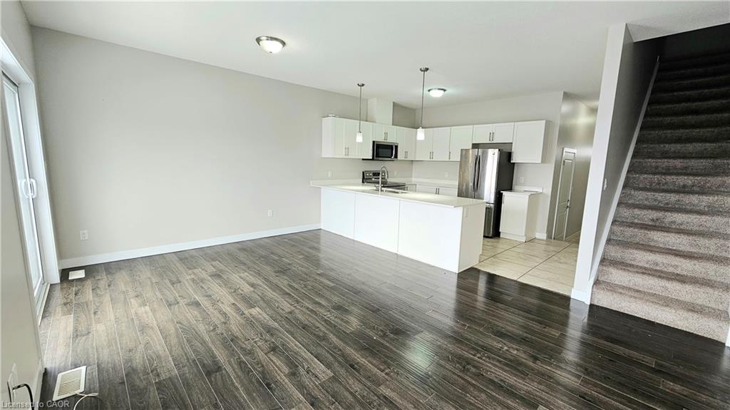 G3-439 Athlone Avenue Property Photo 9