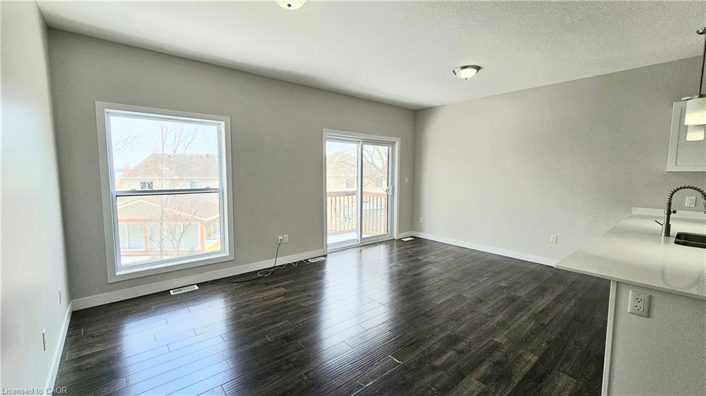 G3-439 Athlone Avenue Property Photo 11